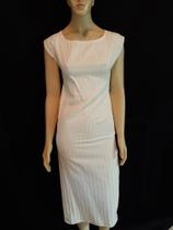 Vestido branco em algodão. (Tam: P)