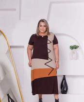 Vestido Camisetão Longo Plus Size com Bolso em Malha Macia