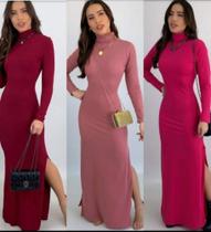 Vestido canelado longo com fenda Vestido canelado longo com fenda