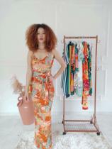 Vestido com alças