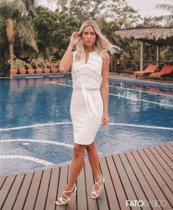 Vestido com amarração