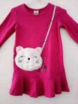 vestido com aplicação. vestido com aplicação.