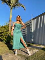 Vestido com fenda frontal