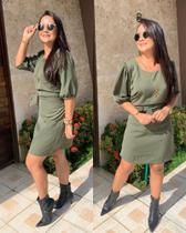 Vestido com mangas verde militar, TAM único, dona na moda Vestido com mangas verde militar, TAM único, dona na moda