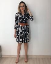 Vestido curto com estampa meia manga