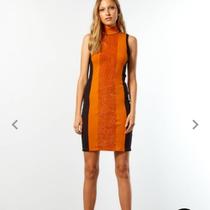 Vestido curto detalhe tricô