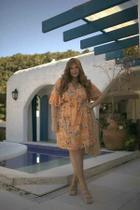 Vestido curto manga ampla