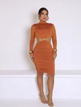 Vestido Curto Manga Longa Cavado na Cintura