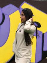 Vestido de moletinho c/capuz e bolso OLF