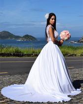 Vestido de noiva alça em renda decote nas costas com cauda - Partylight Atelier Das Noivas