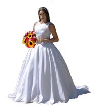 Vestido de noiva com renda bordada e cauda - PARTYLIGHT ATELIER DAS NOIVAS