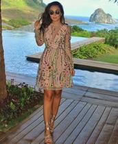 Vestido Em Tule Bordado Com Manga E Decote Costas