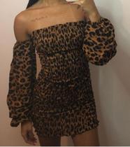 Vestido estampado de onça com Manga longe . Tamanho unico