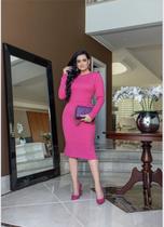 Vestido feminino em trico rosa Vestido feminino em trico rosa