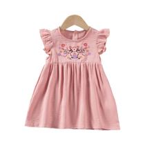 Vestido Floral De Verão Para Menina Pequena Com Mangas Voando Em Algodão Confortável E Amigável À Vestido Floral De Verão Para Menina Pequena Com Mangas Voando Em Algodão Confortável E Amigável À