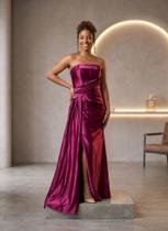 Vestido Fucsia sem alça com fenda Semi-Sereia tamanho 42