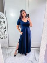 vestido gola V com bolço e fenda lateral