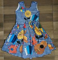 Vestido Infantil De Festa Junina Xadrez Azul Tecido Neoprene Violão e Margarida Vestido Infantil De Festa Junina Xadrez Azul Tecido Neoprene Violão e Margarida