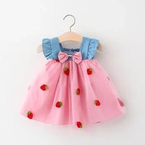Vestido Infantil de Verão - Saia Jeans com Bordado de Morango Vestido Infantil de Verão - Saia Jeans com Bordado de Morango