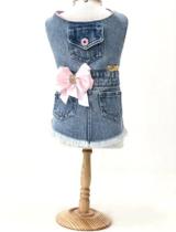 Vestido Jeans Tradicional Pet Cachorro Gato Tamanhos M e G Roupa Passeio Cães Com Laço Rosa