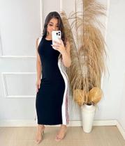 Vestido longo com detalhes na lateral em lycra na cor preta- Tamanho P Vestido longo com detalhes na lateral em lycra na cor preta- Tamanho P