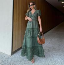 Vestido longo com forro na cor verde com renda tamanho P