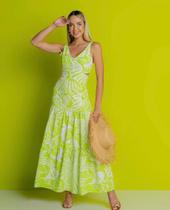 Vestido longo cor verde Lima decote em V e abertura lateral