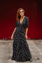 Vestido Longo Decote V com Manga Bufante M Preto Floral Vestido Longo Decote V com Manga Bufante M Preto Floral