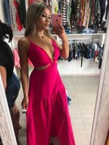 Vestido longo pink com abertura na lateral e fenda