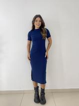 Vestido Manga Curta Toda Casual Midi Malha Canelado Marinho com Fenda Lateral