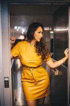 Vestido material sintético Queens Mostarda