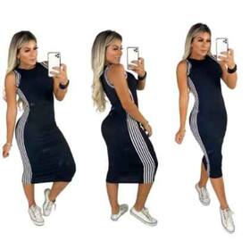 Vestido Midi Cavado em Malha Canelada com Detalhe de Faixa Lateral - TokeFinalUtilidades