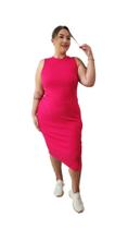 Vestido midi com fenda lateral plus size feminino