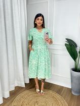 Vestido midi com mangas e lastex e decote v e com botoes decorativos