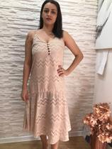 Vestido MIDI de alça fina com fios dourados. Vestido MIDI de alça fina com fios dourados.