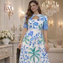 Vestido Midi, Malha Fluity,Estampa Floral Azul, Cintura Elástico ,Gola Detalhe, Criss.Tam U Veste P/GG.Tam U-BM1343A