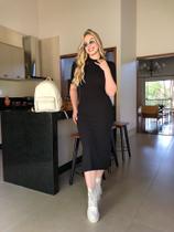 Vestido midi manga 3/4 com fenda nas laterais