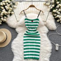 Vestido Mini Bodycon Sexy Feminino Com Listras Bordadas Alças Finas Conjunto De Malha Vestido Mini Bodycon Sexy Feminino Com Listras Bordadas Alças Finas Conjunto De Malha
