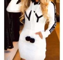 Vestido mouse com capuz e manga longa Vestido mouse com capuz e manga longa