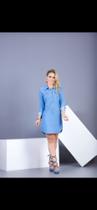 Vestido na cor azul