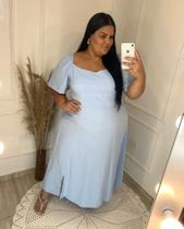 Vestido Plus Size Com Fenda na Lateral Tendência de Verão