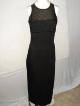 Vestido preto em crepe suíço com detalhes bordado de canutilho (Tam: P)