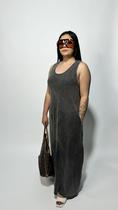 Vestido regata longo com bolso estonado