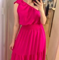 Vestido rosa de uma alça