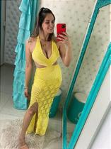 Vestido sem alça com fenda na perna Vestido sem alça com fenda na perna