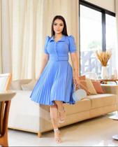 vestido social com saia prissada acompanha cinto .