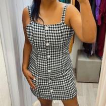 Vestido Tweed Curto com Botões Vestido Tweed Curto com Botões
