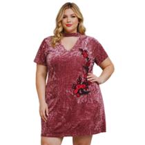 Vestido Veludo Plus Size Luxo com Renda Floral Bordada Gola Choker Decote V Elegante Festa