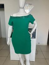 Vestido Verde Plus Size Carmella Cloo - Veste do 44/46 Vestido Verde Plus Size Carmella Cloo - Veste do 44/46