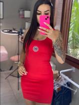 Vestido vermelho curto em poliamida da marca Maria Cavalheiro, tamanho médio. Vestido vermelho curto em poliamida da marca Maria Cavalheiro, tamanho médio.